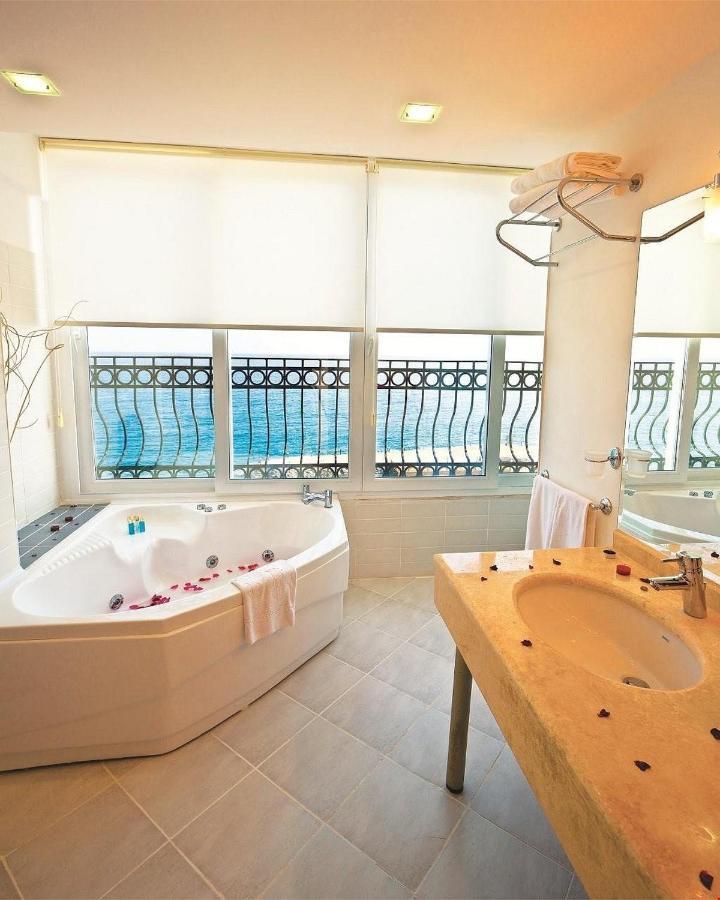 Ada Beach Hotel Krini Екстер'єр фото